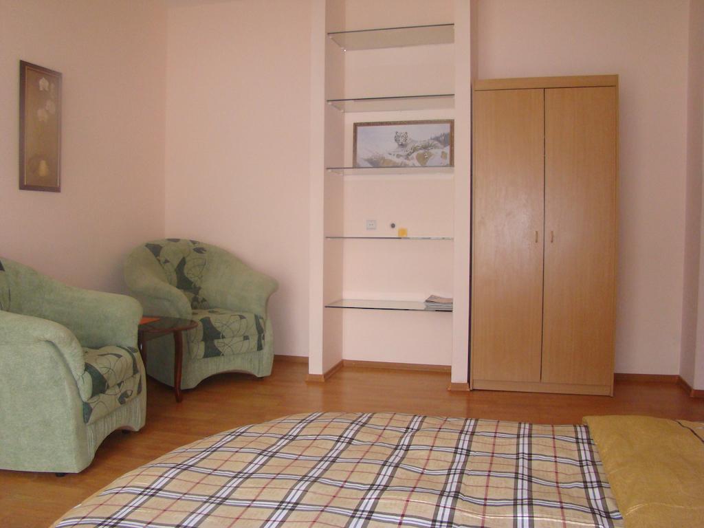 Alex Apartments Near Independence Square - Kiev Ruang foto