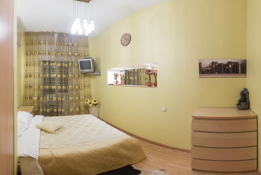 Alex Apartments Near Independence Square - Kiev Bagian luar foto