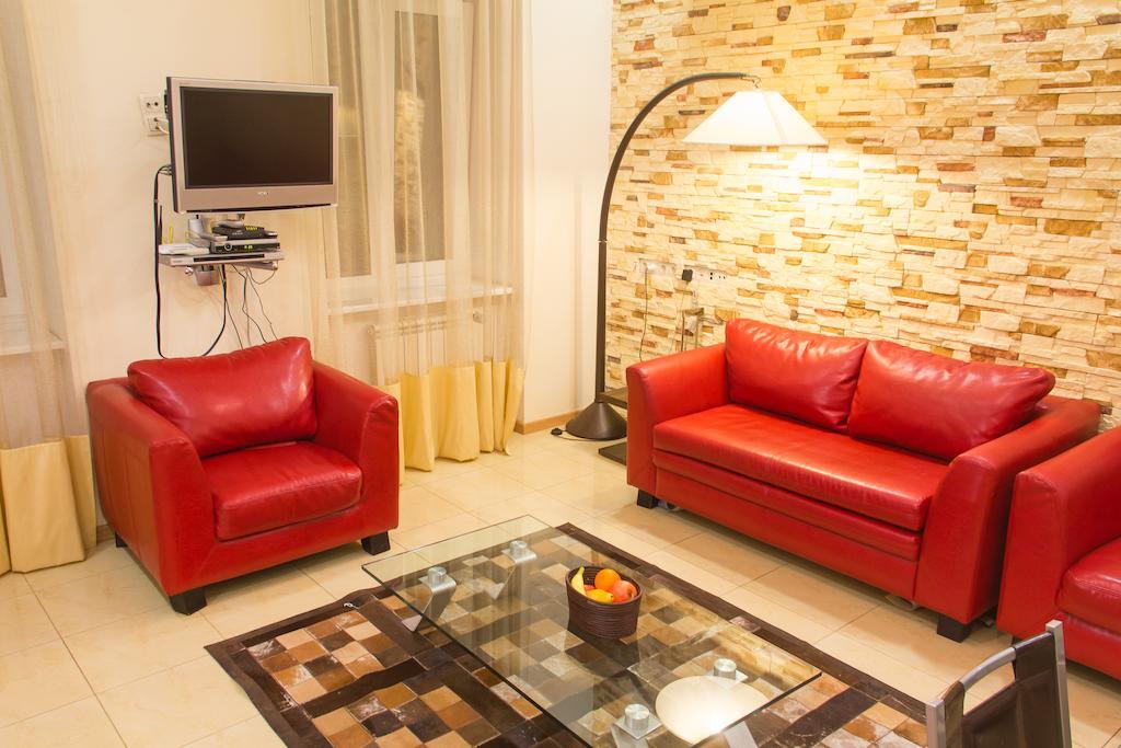 Alex Apartments Near Independence Square - Kiev Bagian luar foto